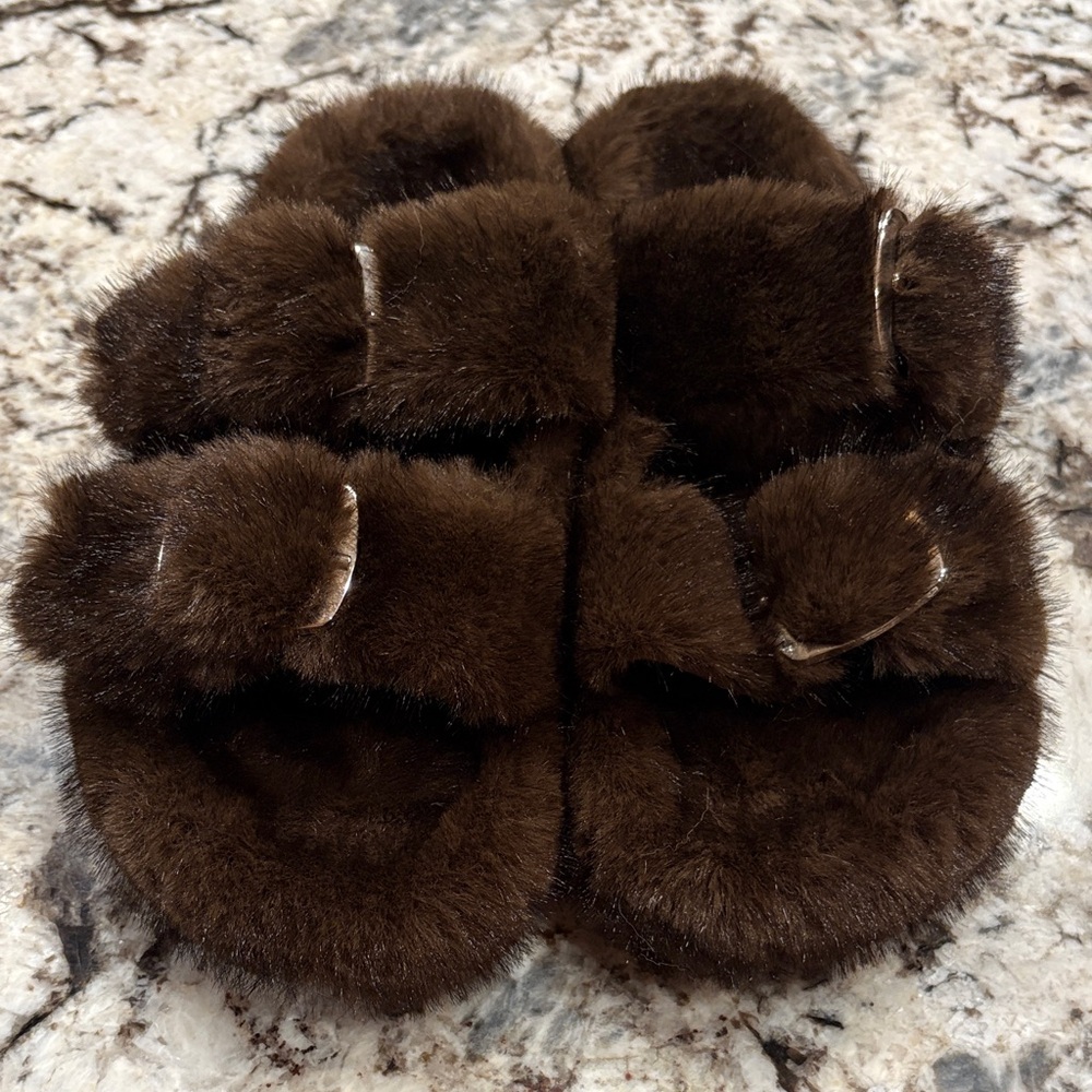 Brown Fuzzy Faux Fur Slippers Women’s size 8-8.5